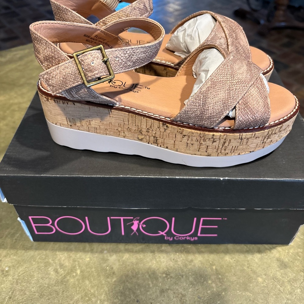 Tan Platform Sandals with Cork Sole and Crisscross Straps